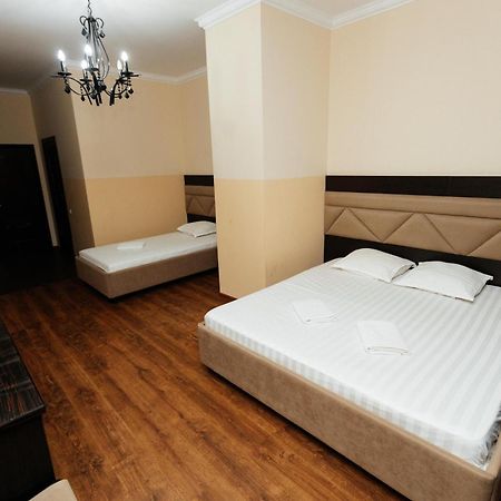 Hotel Alcazar Atyraū Zewnętrze zdjęcie