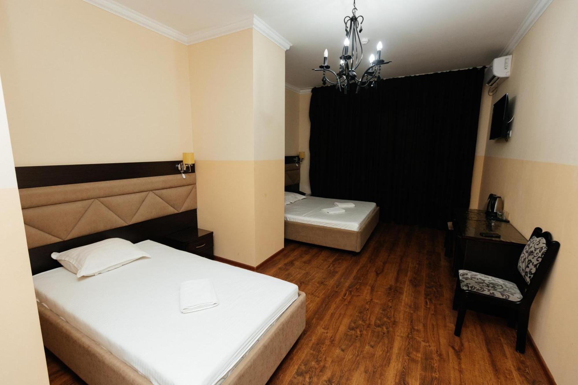 Hotel Alcazar Atyraū Zewnętrze zdjęcie