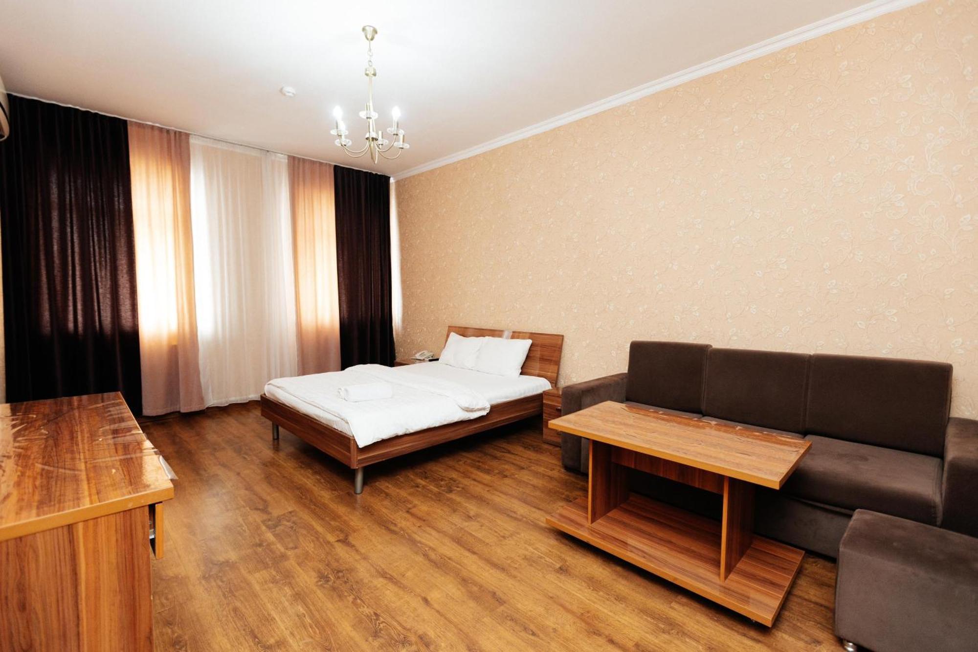 Hotel Alcazar Atyraū Zewnętrze zdjęcie
