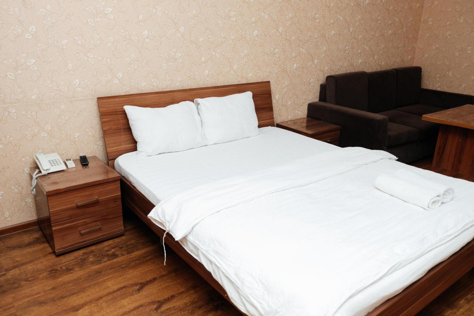 Hotel Alcazar Atyraū Zewnętrze zdjęcie