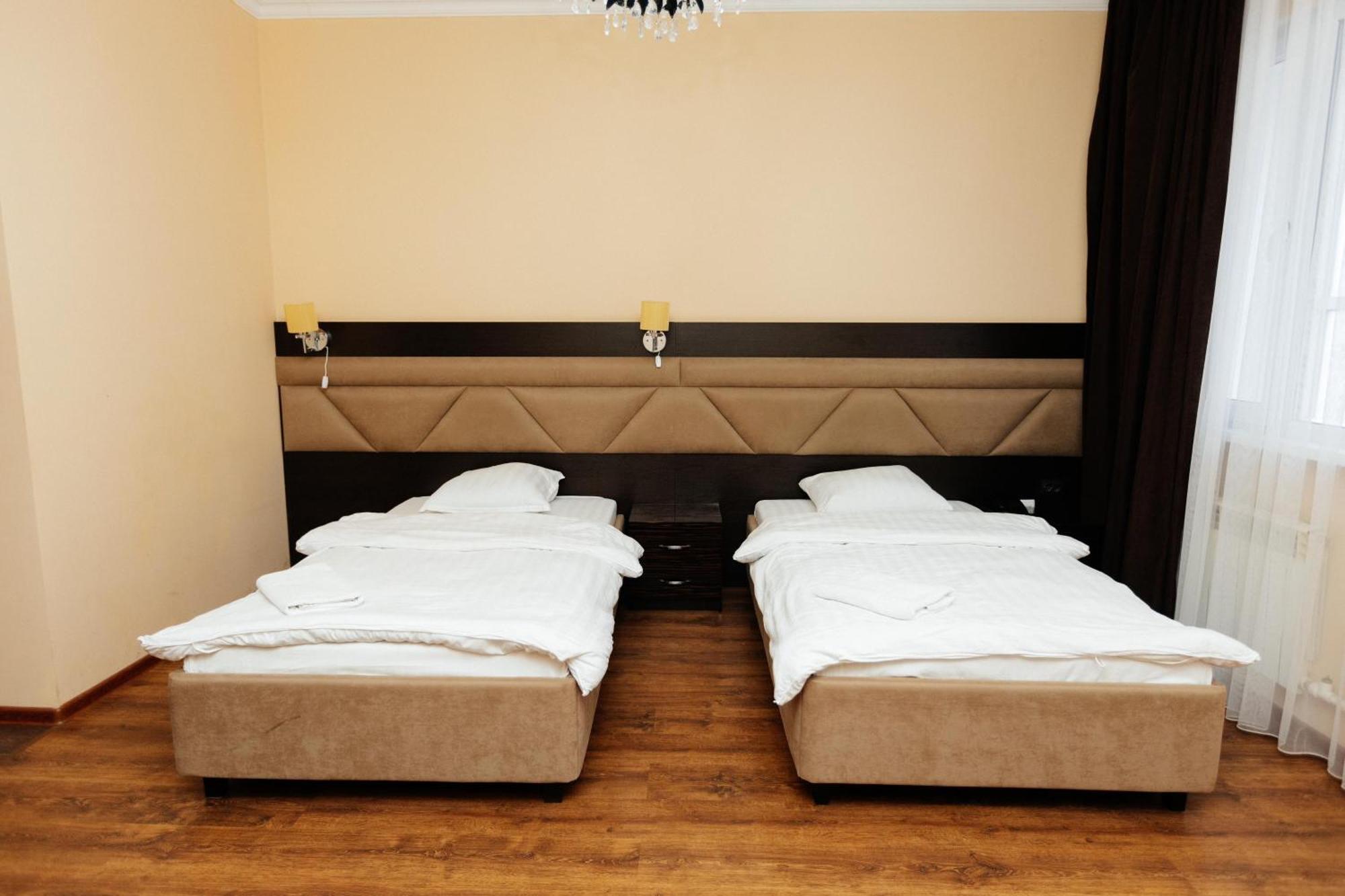 Hotel Alcazar Atyraū Zewnętrze zdjęcie